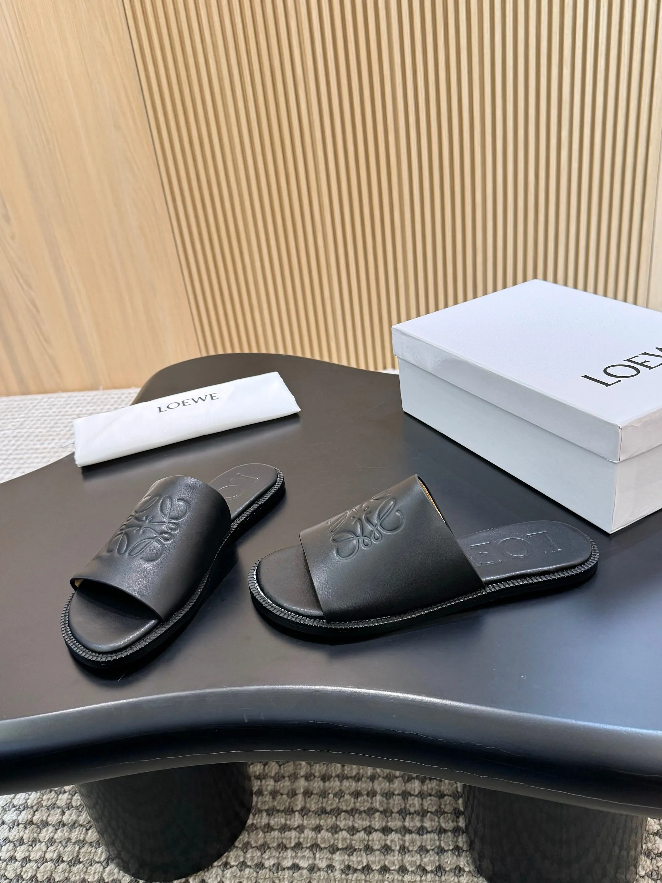 👟👟Ex-factory price 340👟👟 Genuine leather sole +40 LOEWE 25th spring and summer new style, same style for men and women, six colors to choose from. Code number:35-45